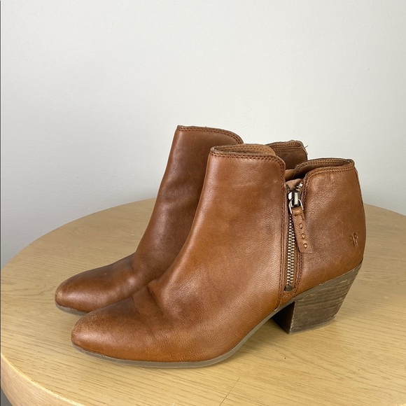 Frye Shoes - Frye Women’s 10 Brown Leather Judith Side Zip Ankle Boots Business Casual